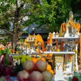 รับจัดงานทำบุญบ้าน, ทำบุญบริษัท, ทำบุญขึ้นบ้านใหม่, รับตั้งศาลพระพรหม, ศาลพระภูมิ, ศาลเจ้าที่